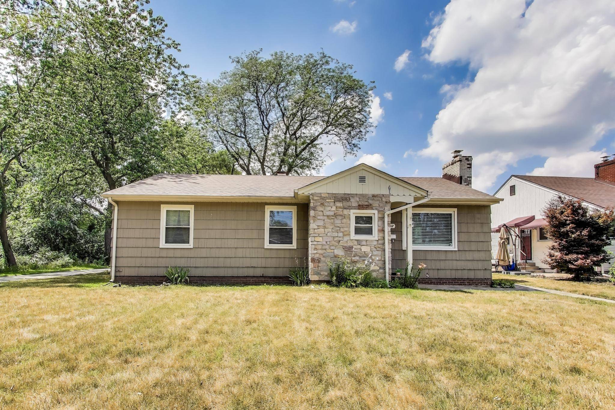 8952 Branton AVE, Highland, IN 46322