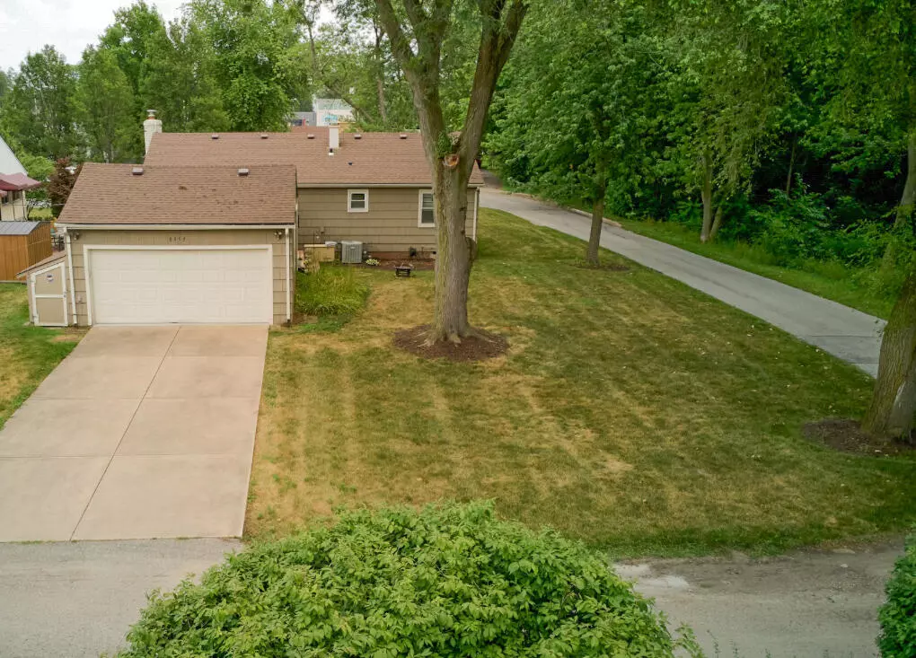 Highland, IN 46322,8952 Branton AVE
