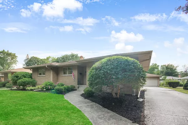 Munster, IN 46321,8612 Hohman AVE