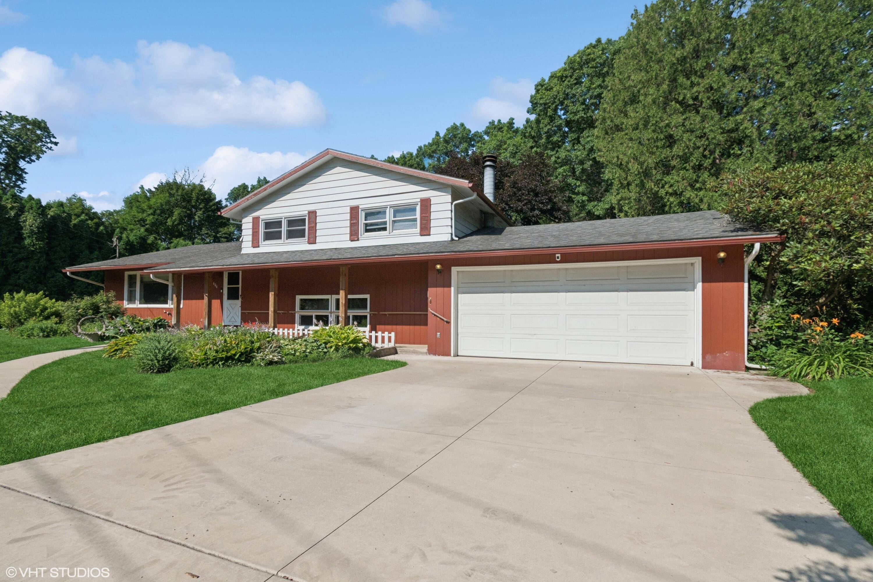 606 S 18th ST, Chesterton, IN 46304
