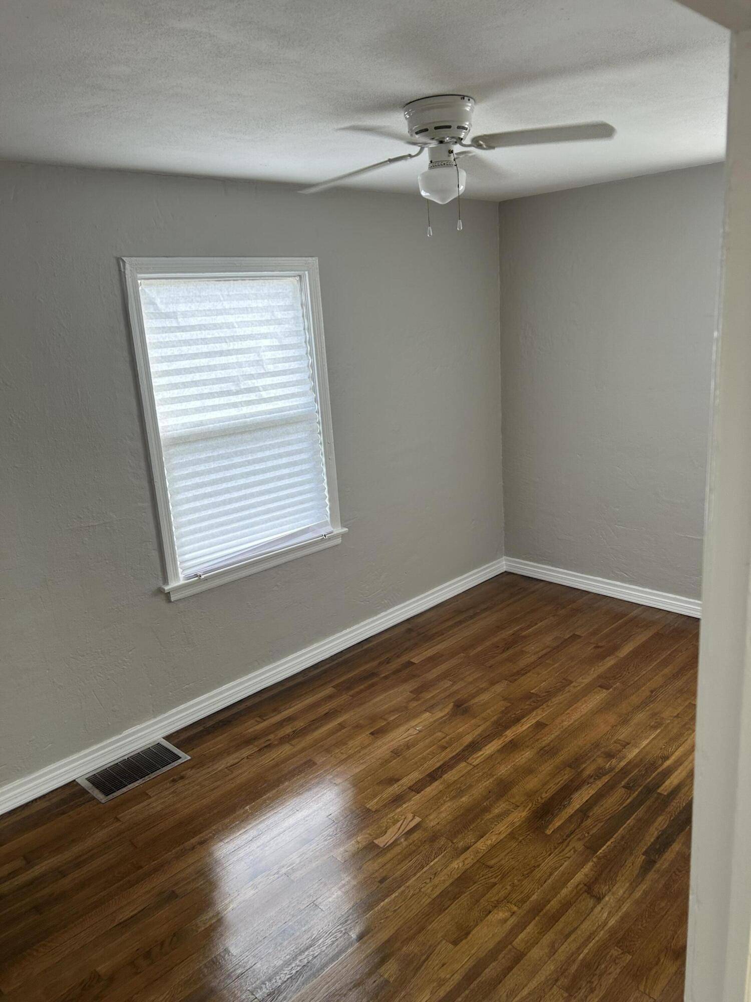 Hammond, IN 46324,1240 175th ST