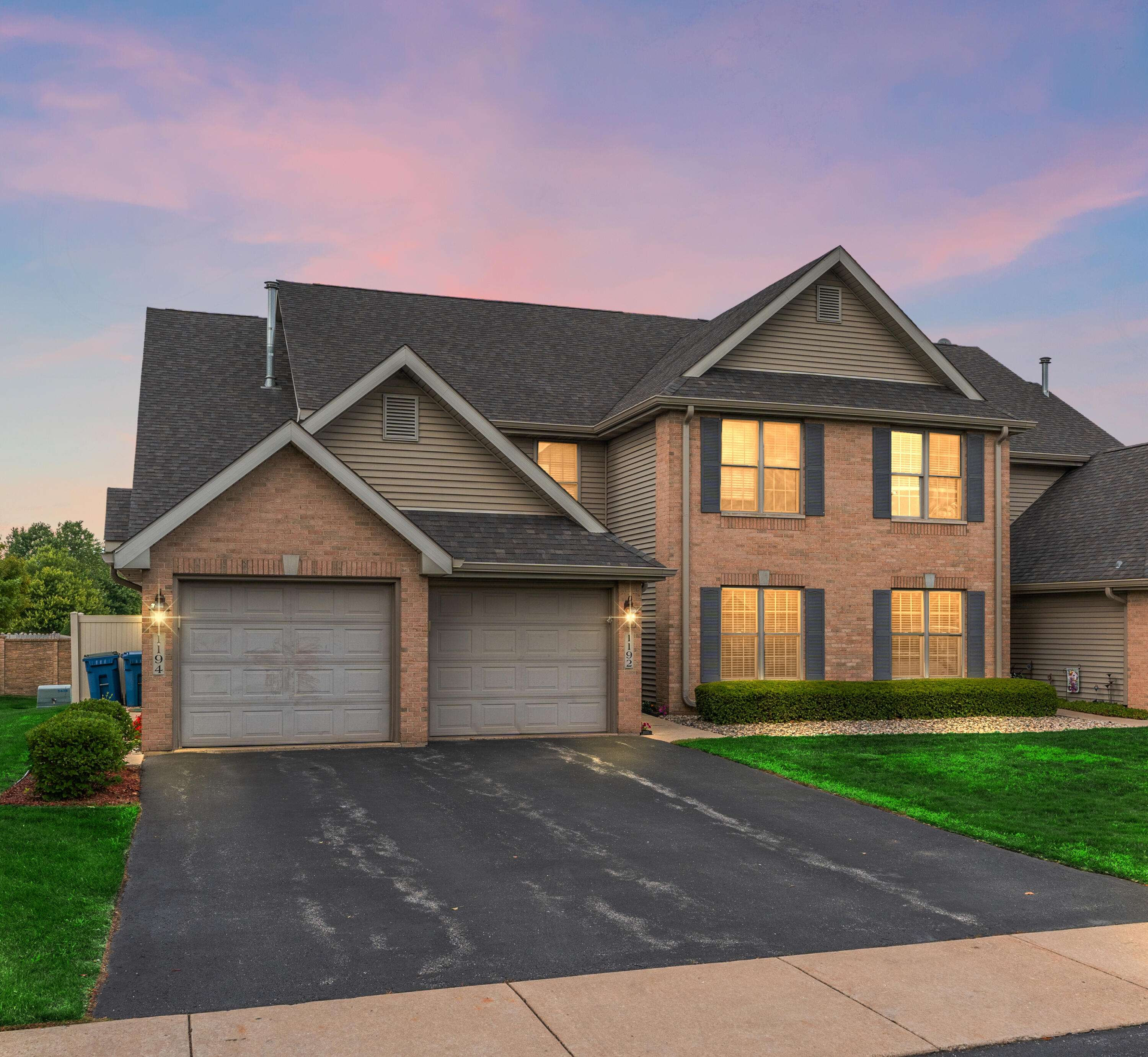 1192 Timberwood LN, Schererville, IN 46375