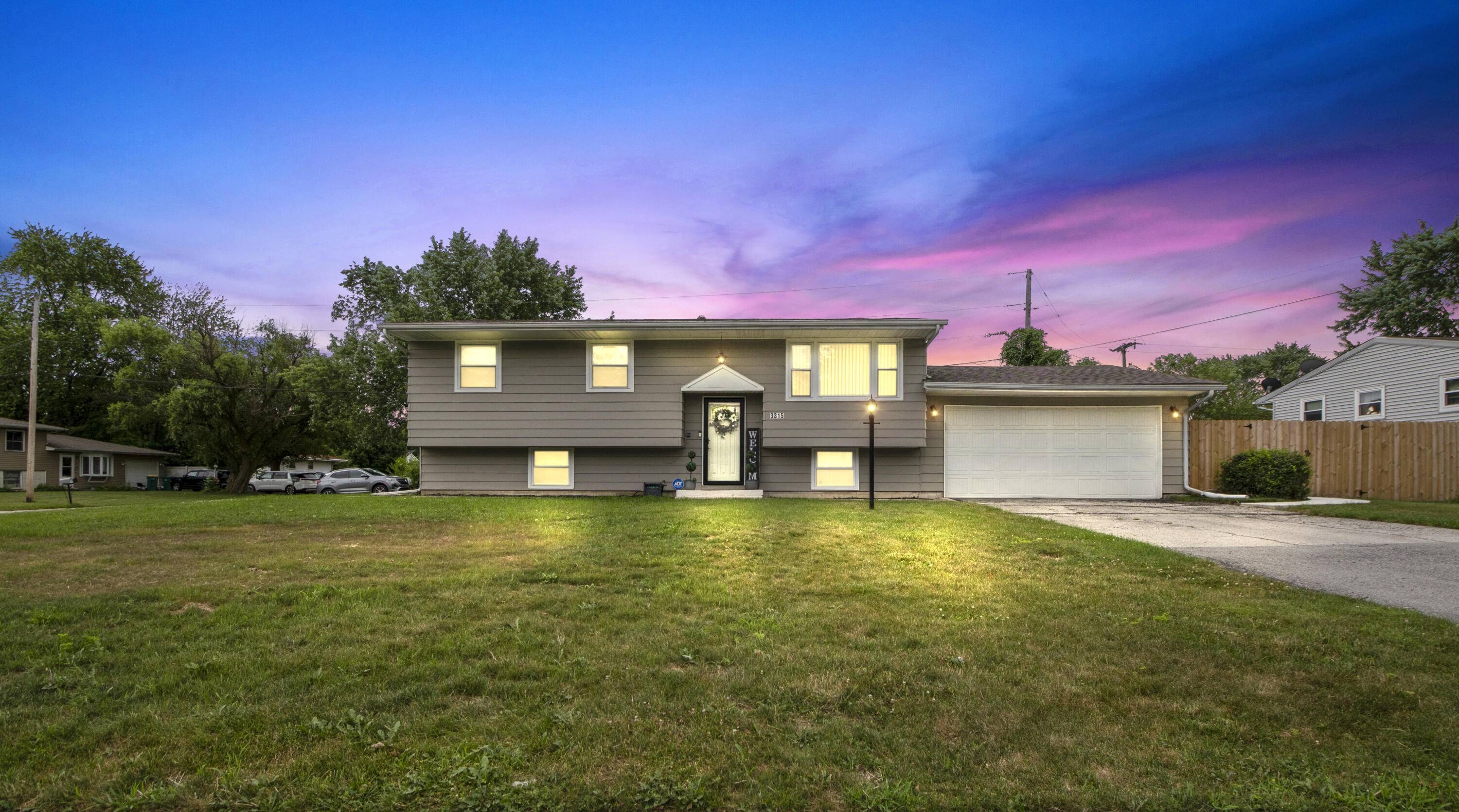 3315 W 77th PL, Merrillville, IN 46410
