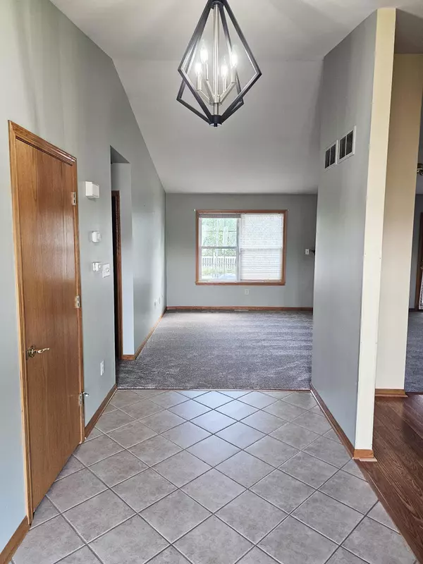 Lowell, IN 46356,762 Carriage DR