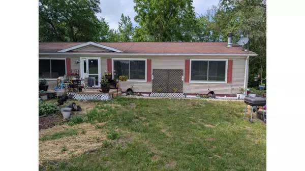 5228 E State Road 10, San Pierre, IN 46374