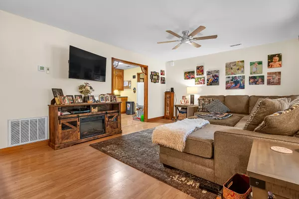 Rensselaer, IN 47978,4464 N 250