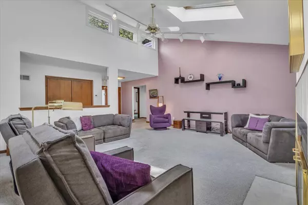 Schererville, IN 46375,1237 Lisa LN