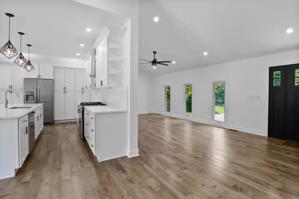 Munster, IN 46321,8147 Oakwood AVE