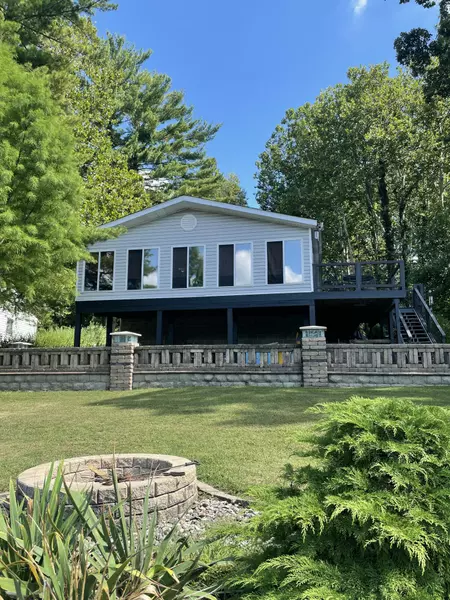 8176 N Hickman RD, Monticello, IN 47960