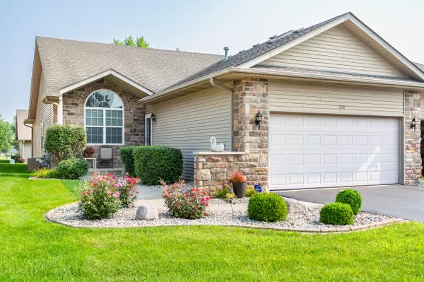 350 Cochran DR, Crown Point, IN 46307