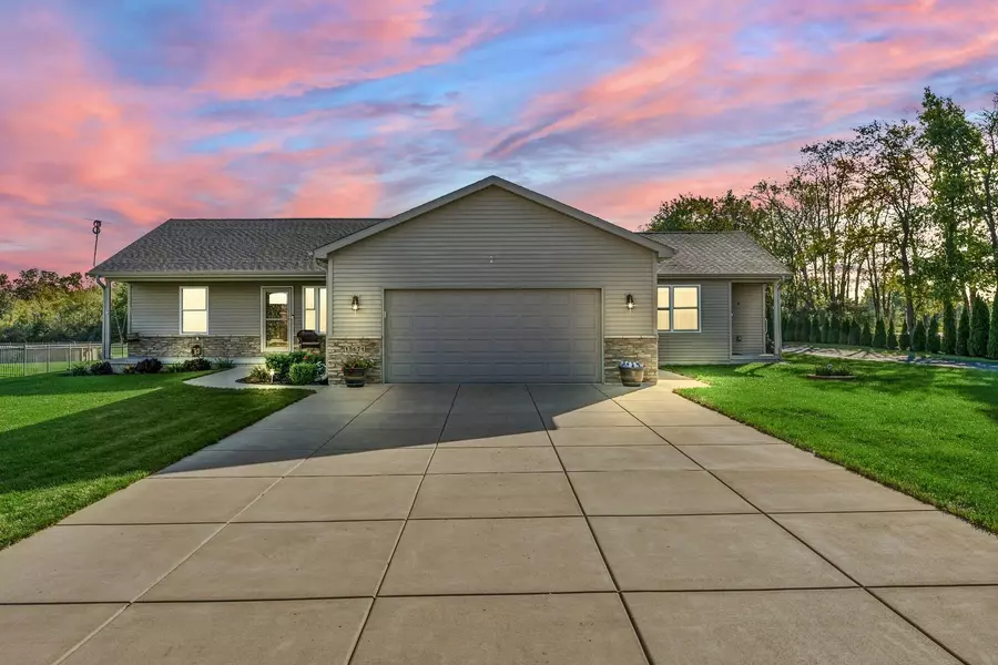 15671 Truman ST, Lowell, IN 46356