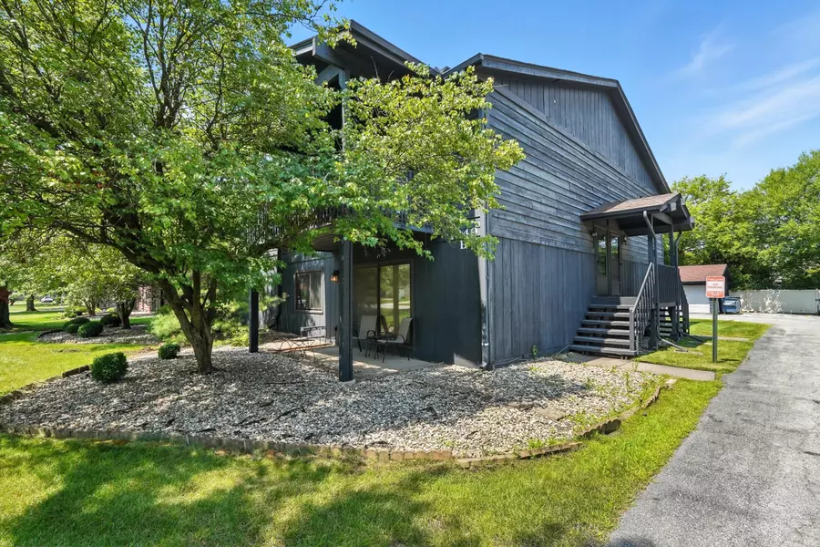 1349 Brookside DR #B2, Munster, IN 46321