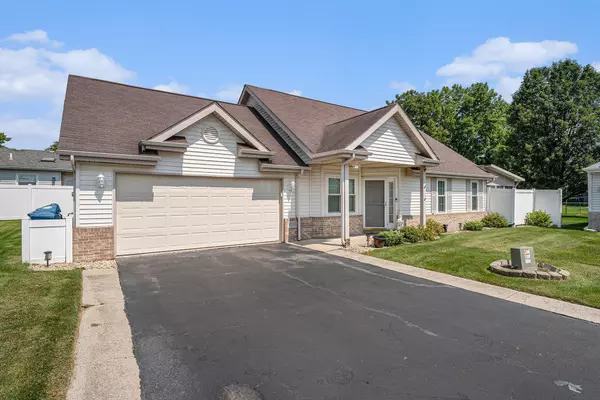 Crown Point, IN 46307,8335 Pointe DR