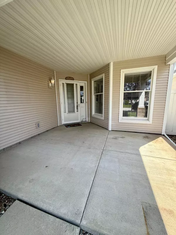 Lowell, IN 46356,409 Greenbrier LN