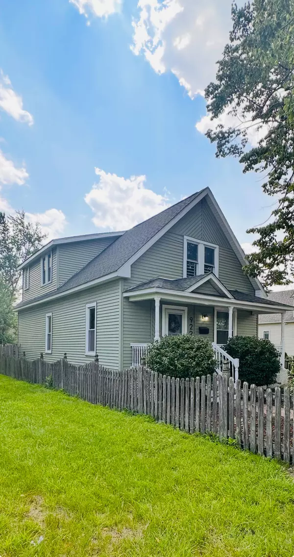 Hammond, IN 46320,922 Carroll ST