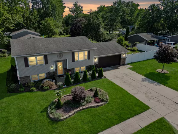 1634 Northwood DR, Lowell, IN 46356