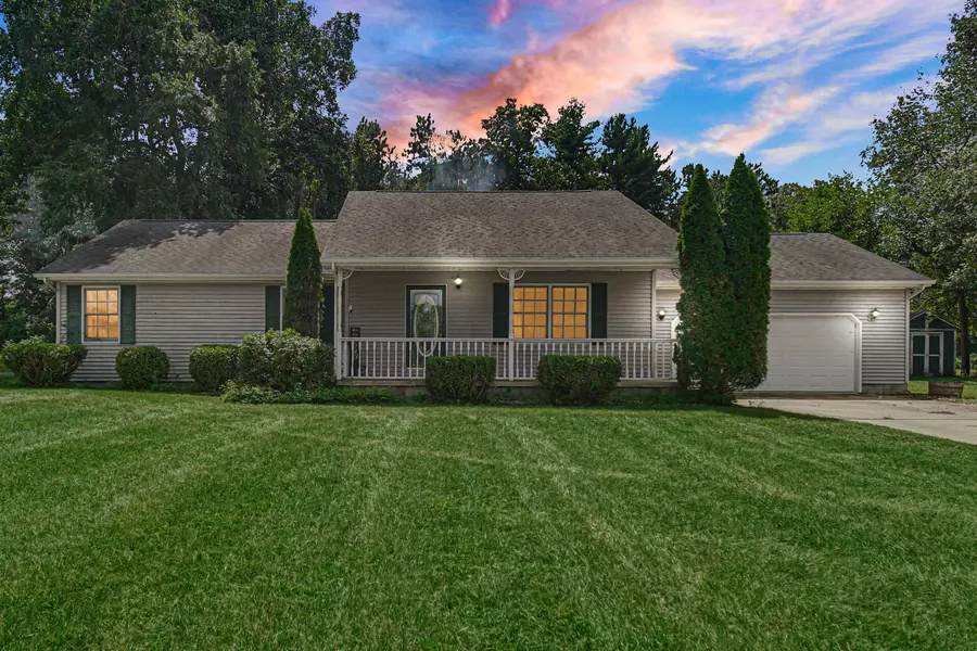 1945 E 150, Knox, IN 46534