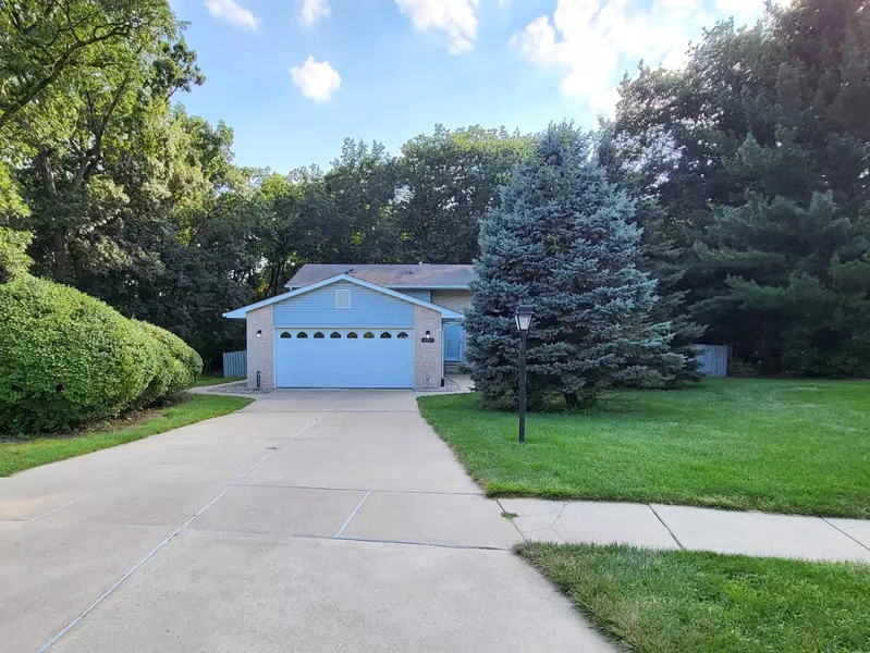487 Timber Lake DR, Lowell, IN 46356