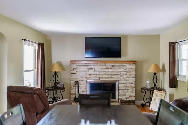 Hobart, IN 46342,1032 Garfield ST