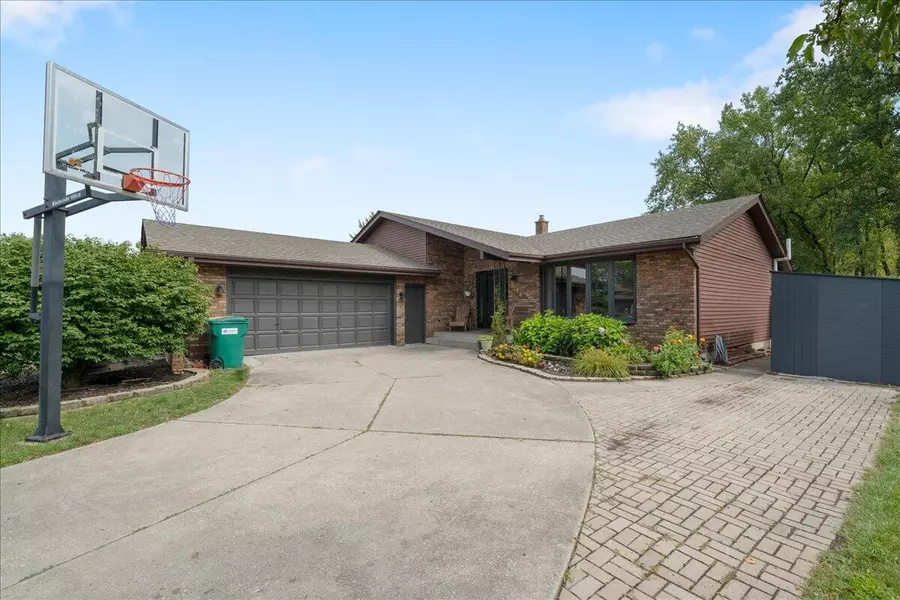 1154 Tamarack PL, Munster, IN 46321