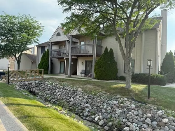 3507 Timberbridge DR #C, Valparaiso, IN 46383