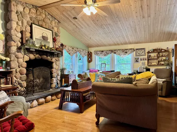 Knox, IN 46534,5775 E 100