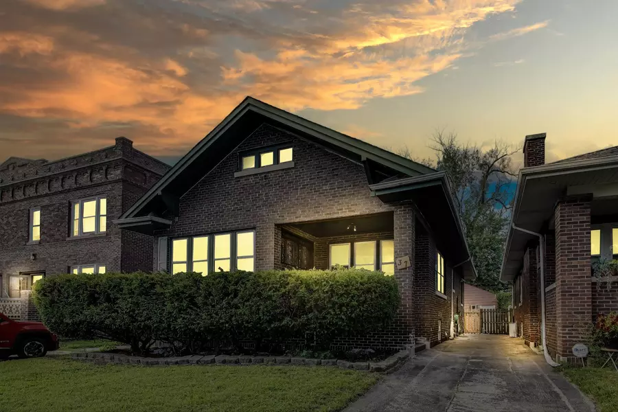 37 E Elizabeth ST, Hammond, IN 46320
