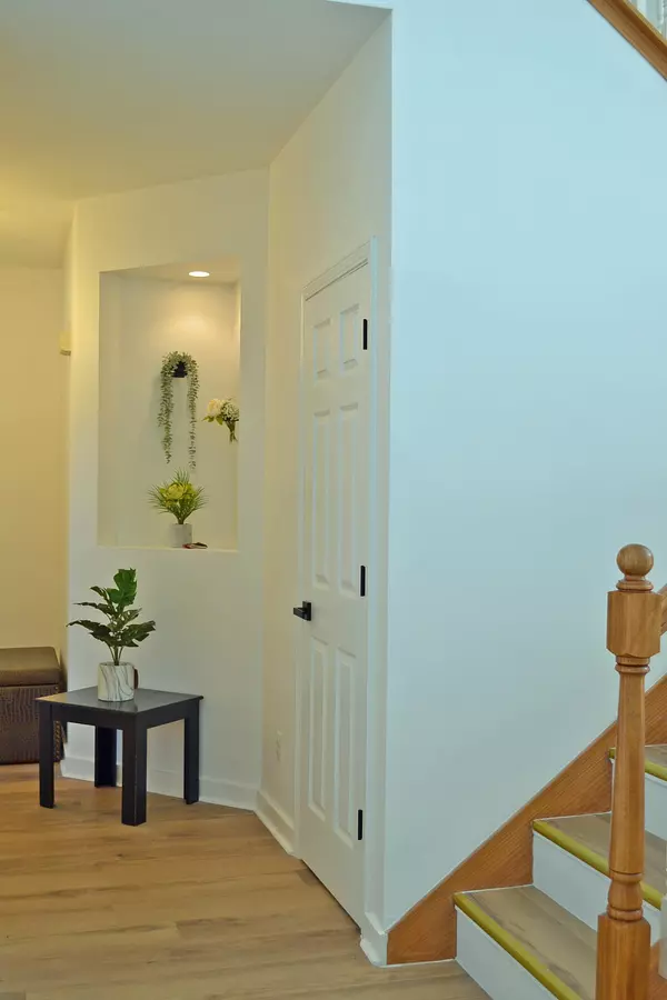 Schererville, IN 46375,1293 Lily LN