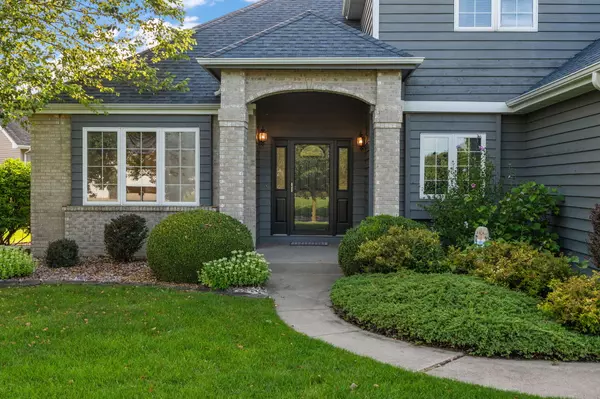 Hobart, IN 46342,606 Merganser DR