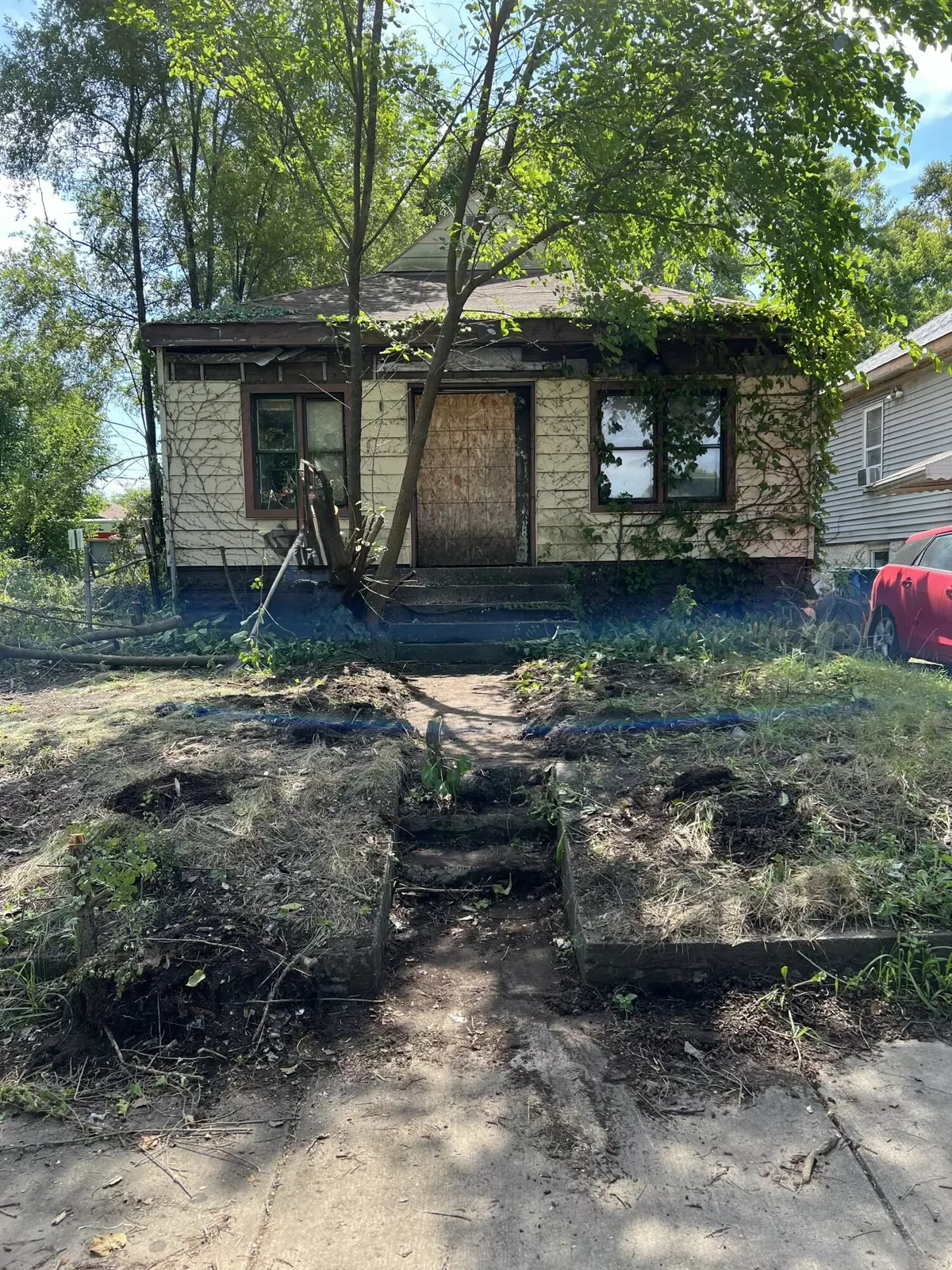 Gary, IN 46404,1931 W 14th AVE