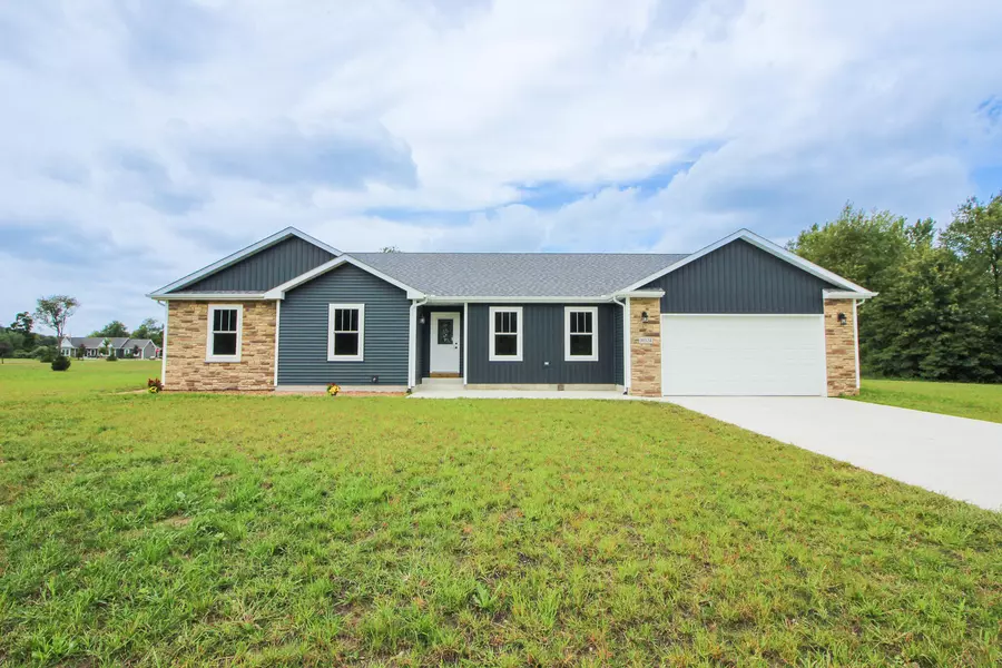 10524 Coyote TRL, Wheatfield, IN 46392