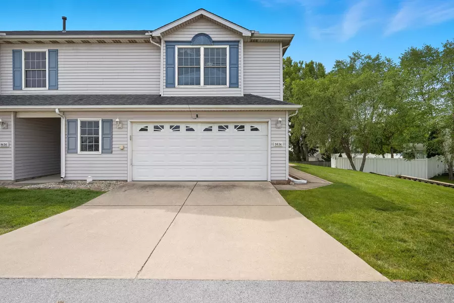 9634 Luebcke LN, Crown Point, IN 46307