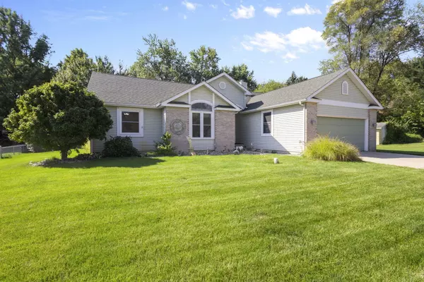 3216 W Greenbriar LN, La Porte, IN 46350