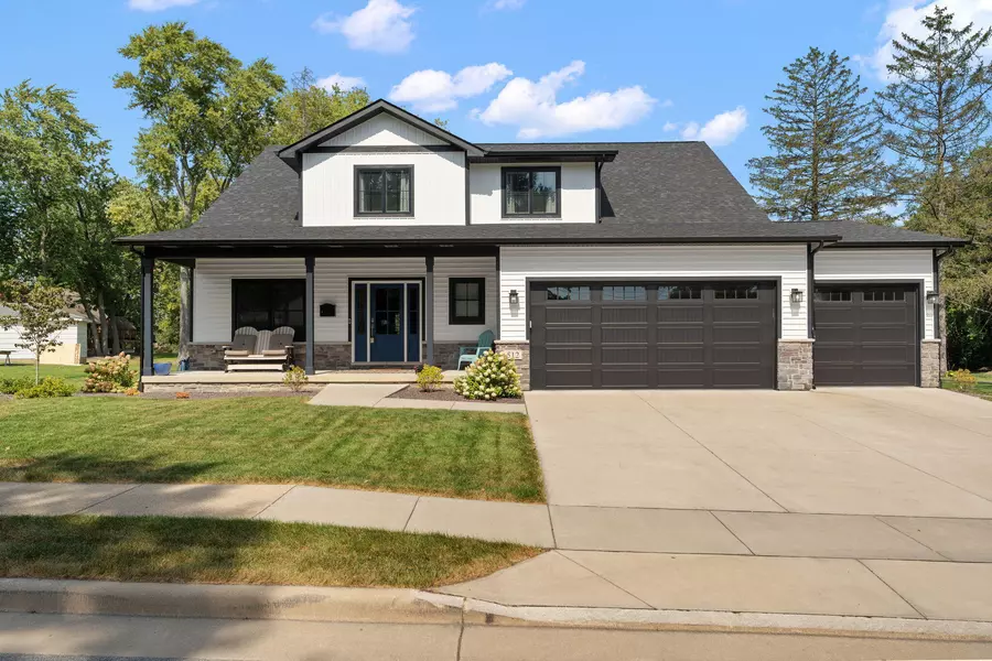 512 W Joliet ST, Crown Point, IN 46307