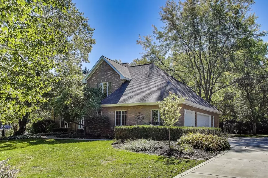 4408 Thornbury DR, Valparaiso, IN 46383