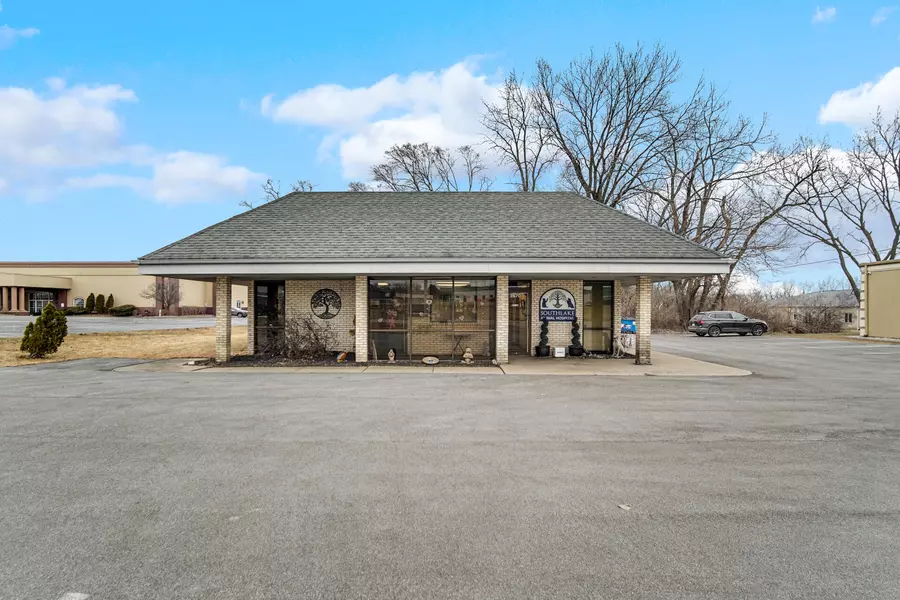 3570 E Lincoln HWY, Merrillville, IN 46410