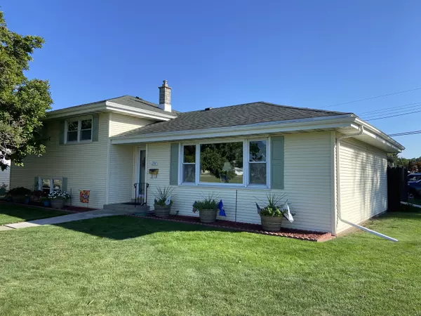 2934 100th ST, Highland, IN 46322