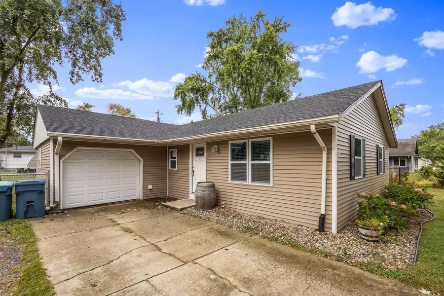 501 W Elizabeth ST, Kouts, IN 46347