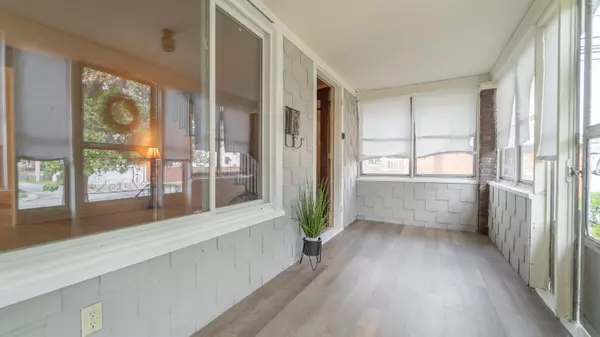 1916 Wespark AVE, Whiting, IN 46394