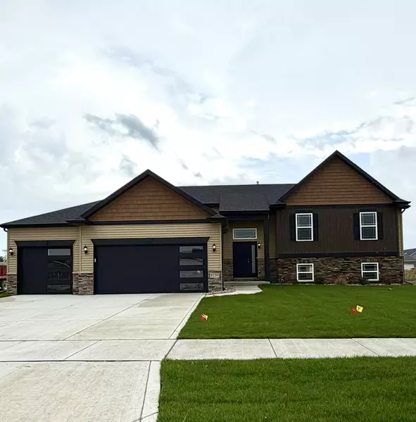 8239 Maximillian DR, Merrillville, IN 46410