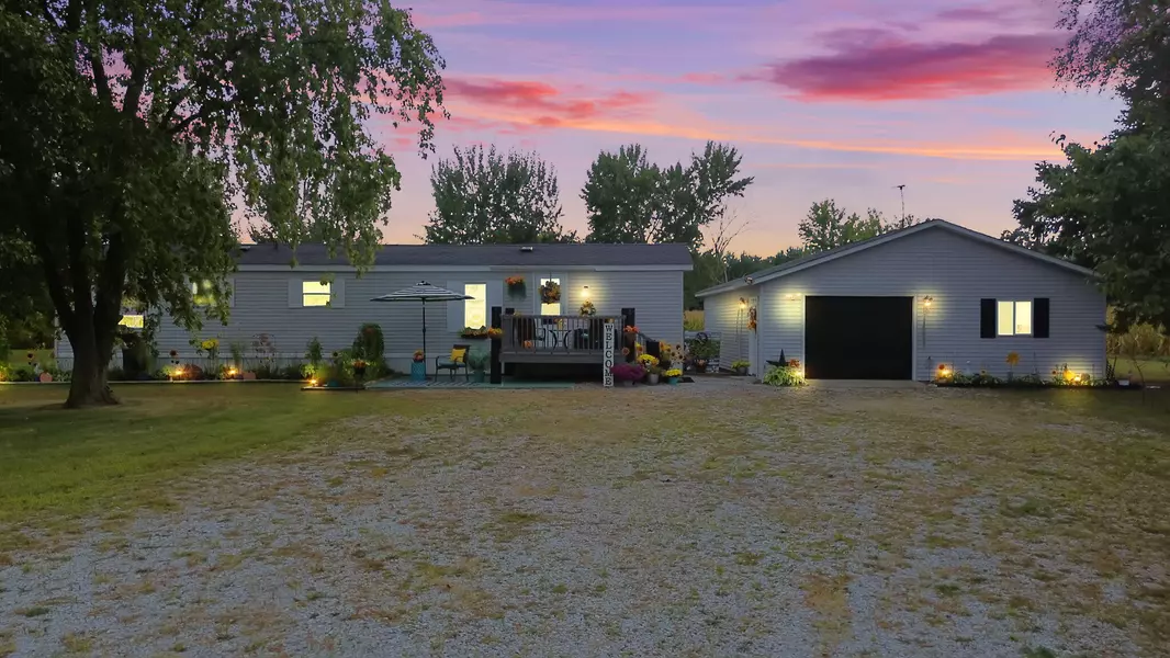 15811 County Rd West 200, Medaryville, IN 47957