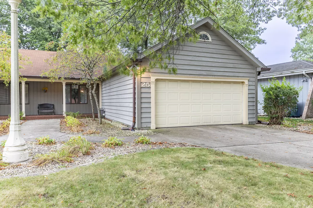 Schererville, IN 46375,25 Woodhollow DR