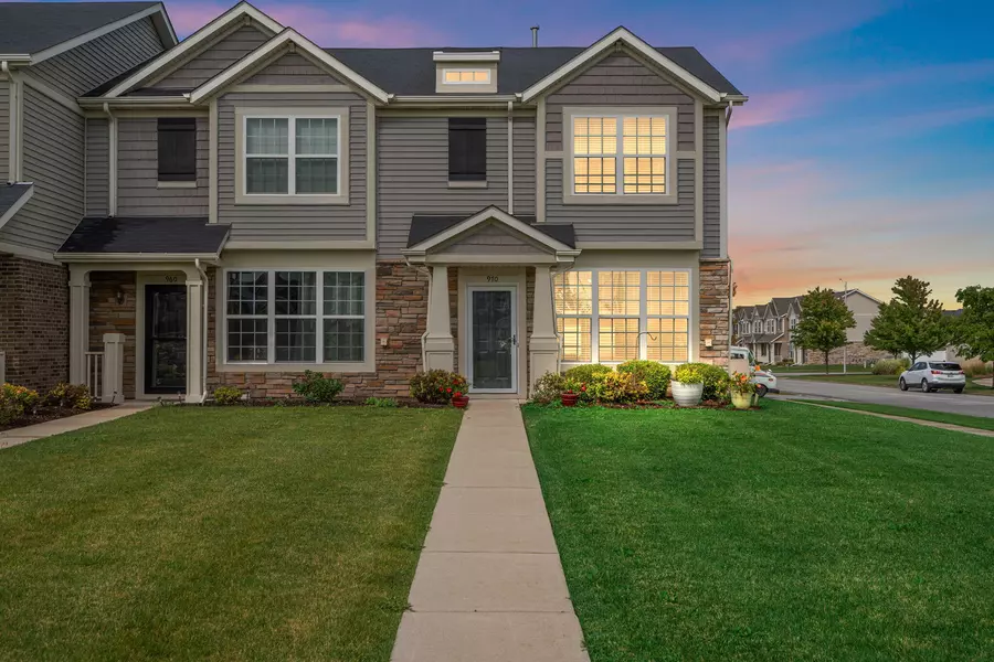 970 E 114th PL, Crown Point, IN 46307