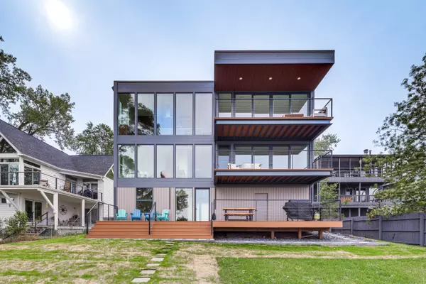 7705 Lake Shore DR, Gary, IN 46403