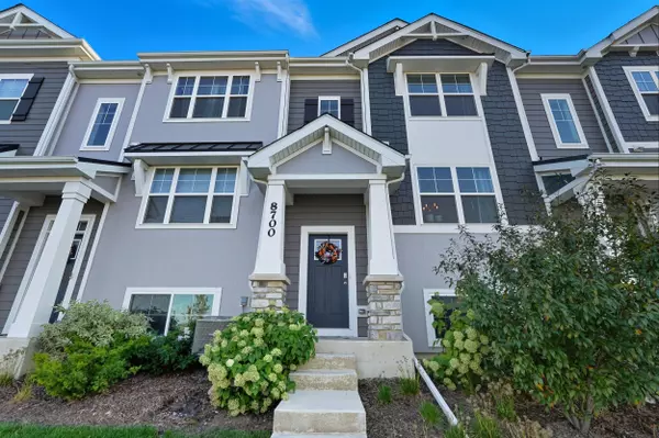 8700 Larkspur LN, St. John, IN 46373
