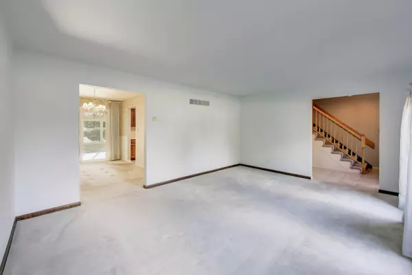 Munster, IN 46321,9449 Primrose LN