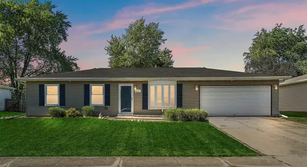 2107 Berwick DR, Valparaiso, IN 46383