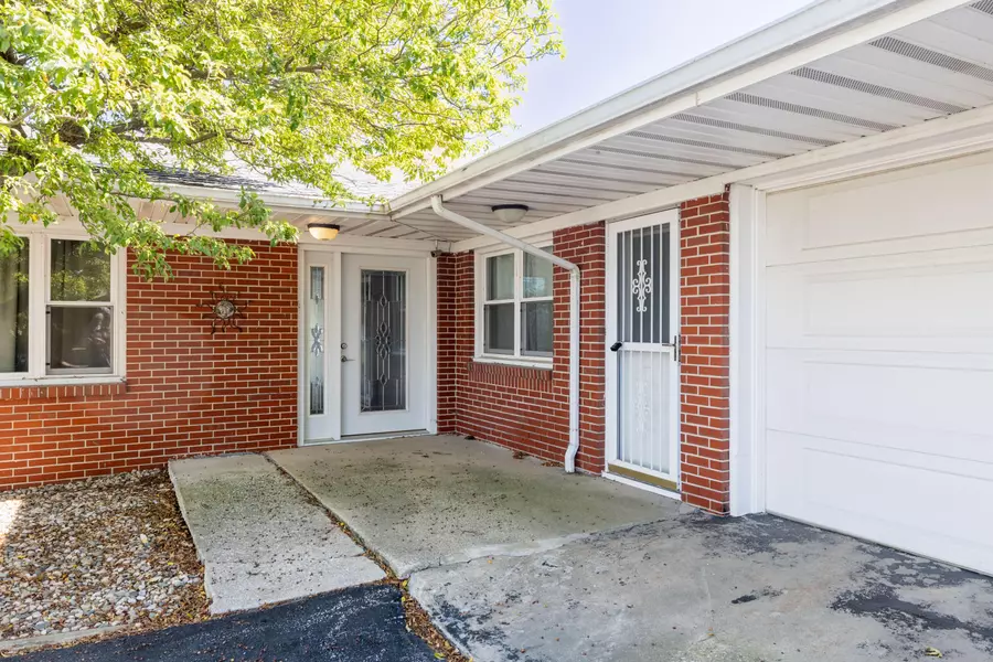 323 W Graham ST, Kentland, IN 47951