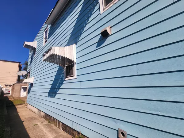 East Chicago, IN 46312,716 W 145th ST