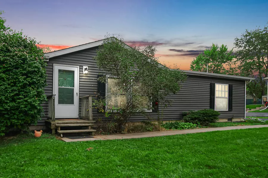 46 S Delmar CT, Hebron, IN 46341